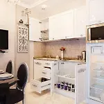 & Beatles Apartman *