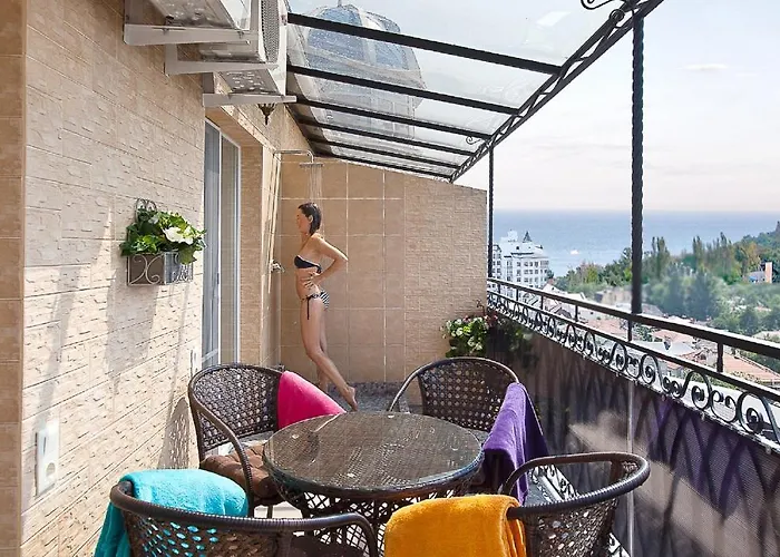 & Beatles Apartman Odessza